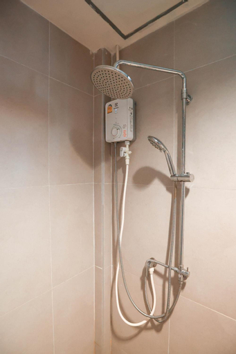Bathroom 14