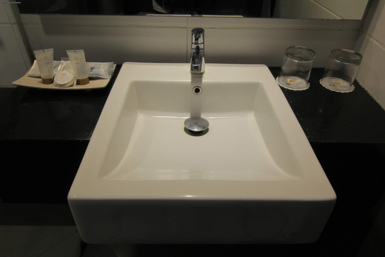 Bathroom 10
