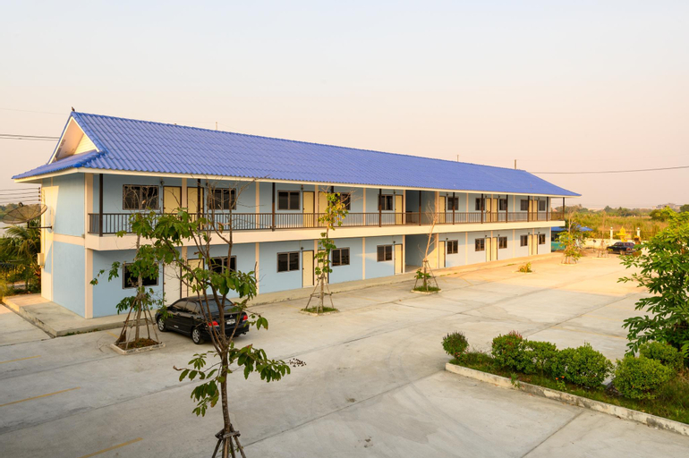 Exterior 13