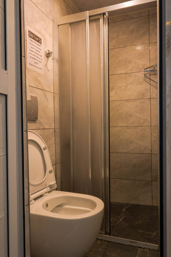 Bathroom 3, Gold Coast Hostel, Antalya