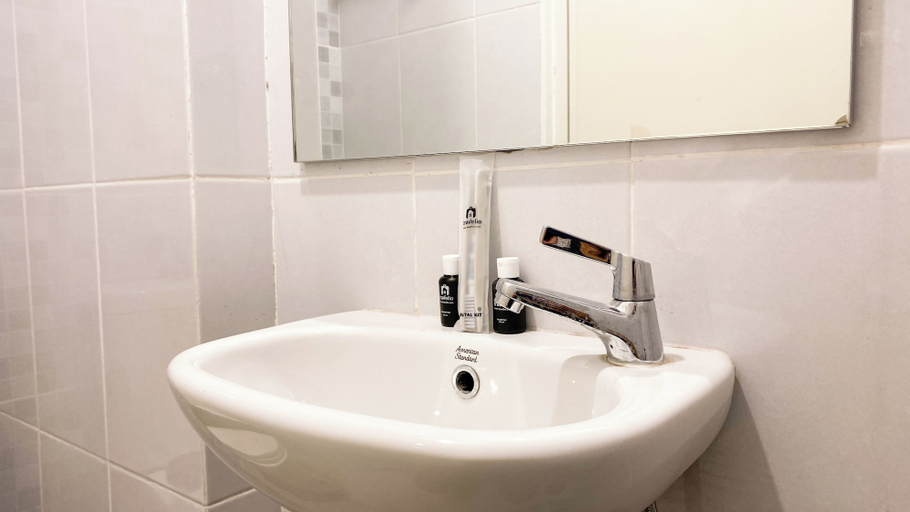 Bathroom 3, Brand New Studio Room At Tokyo Riverside Pik 2 Apartment, Tangerang