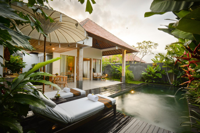 Swimming Pool 2