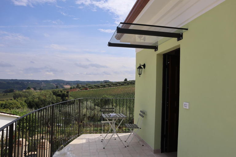 Others 5, Ripame B&B, Chieti