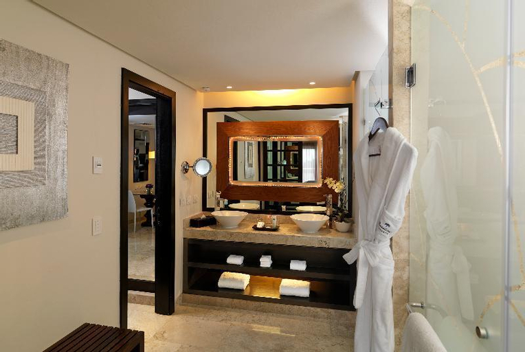 Bathroom 12