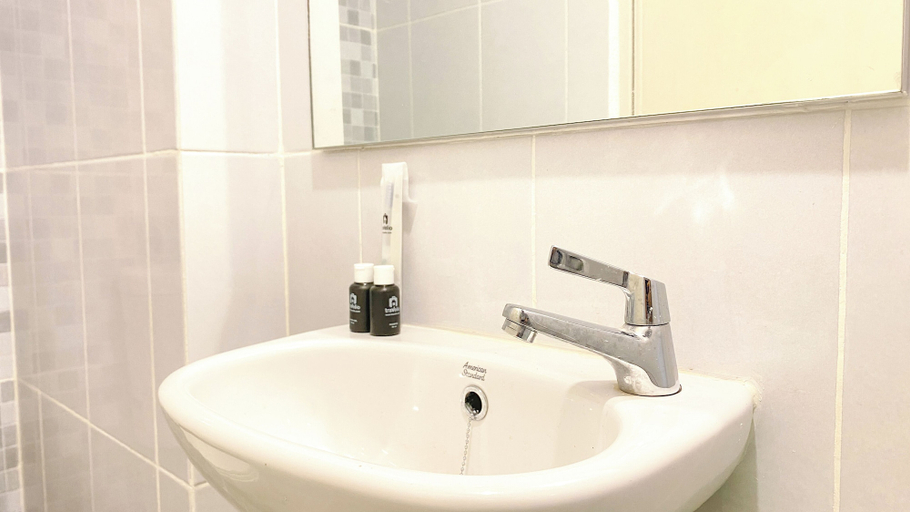 Bathroom 3, Cozy And Best Studio Apartment Tokyo Riverside Pik 2, Tangerang