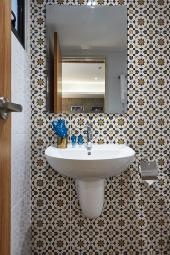 Bathroom 12