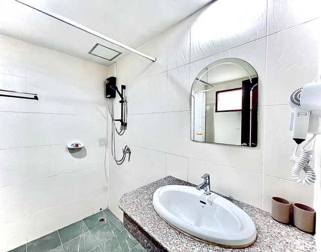 Others 3, 88 House Patong, Phuket Island