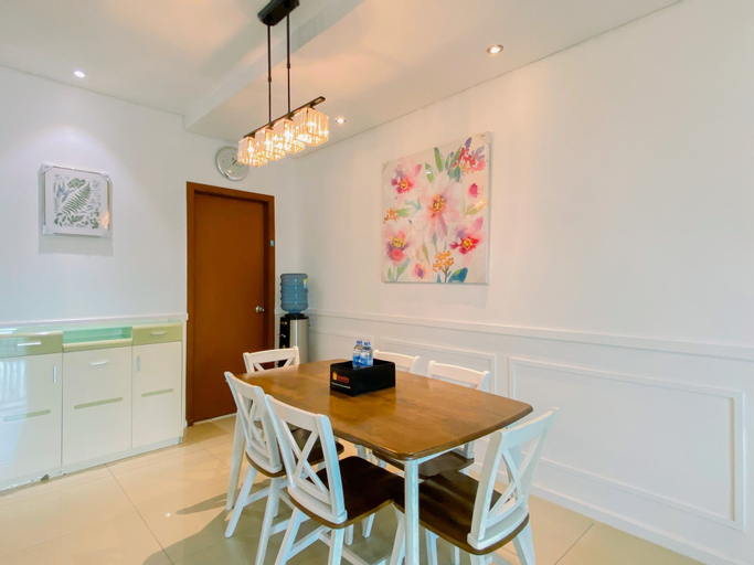 Dining Room 10