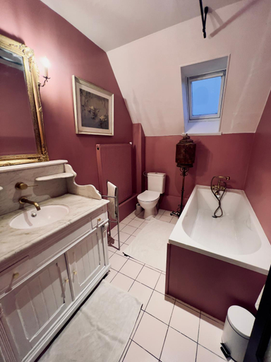 Bathroom 2, Chateau le Withof, Nord