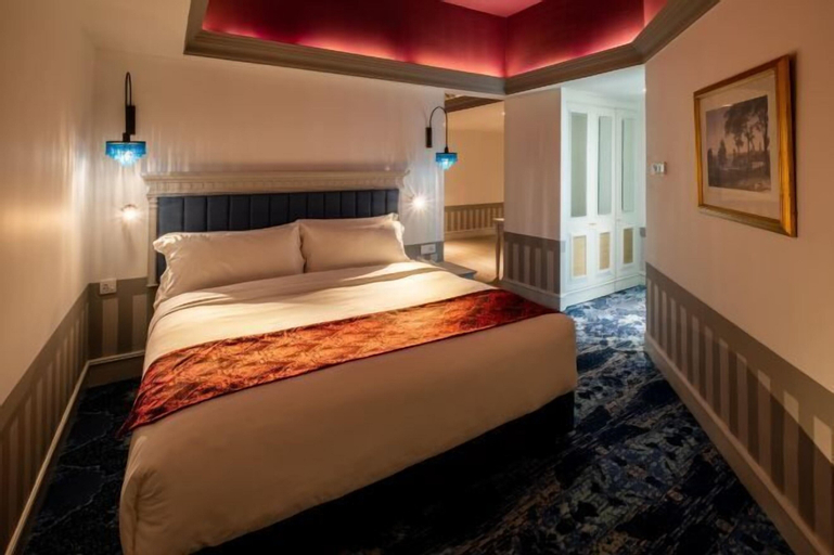 Bedroom 13