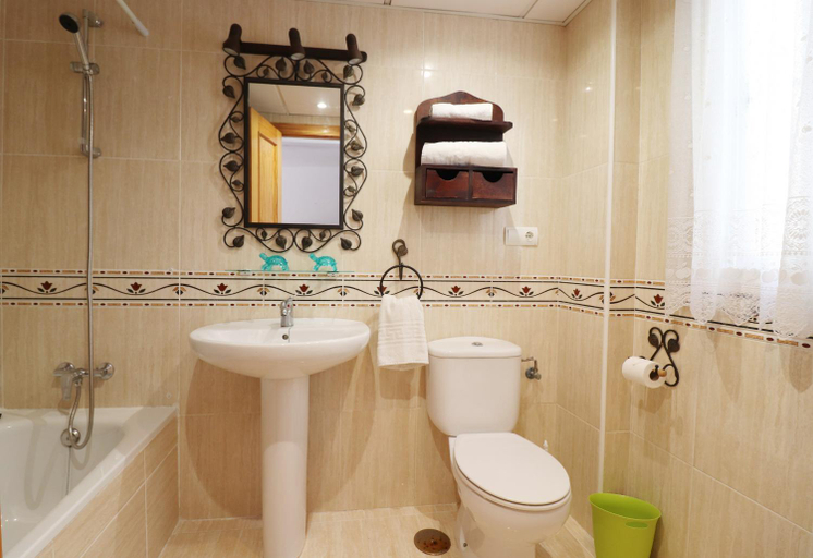 Bathroom, Apartment Burrianabeach C Spainsunrentals 1189, Málaga