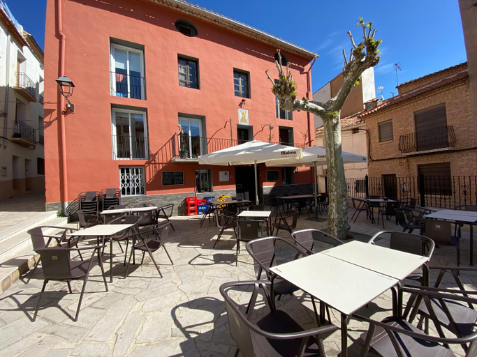 Others 2, El Albergue Cirat, Castellón
