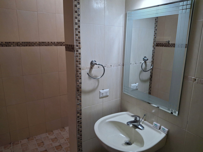Bathroom 3, YC 2301-C l Apartamento 2BR en av balboa, Panamá