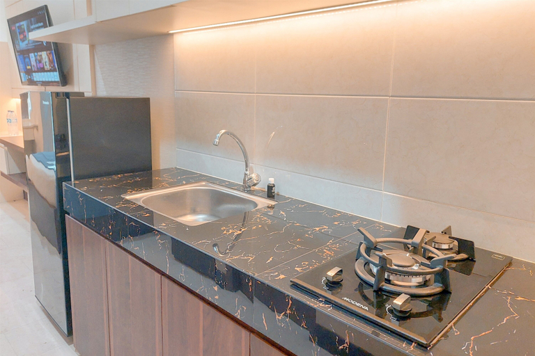 Others 4, Minimalist And Warm Studio Apartment At B Residence, South Tangerang