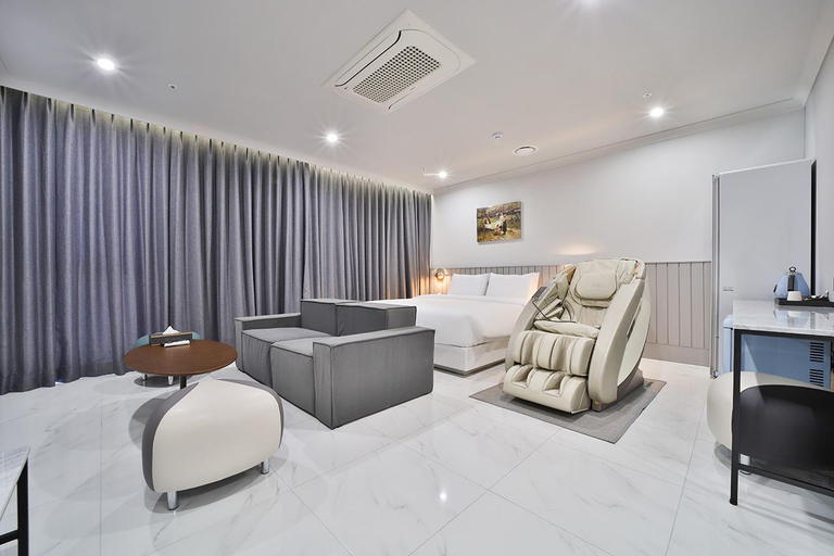 Bedroom 10