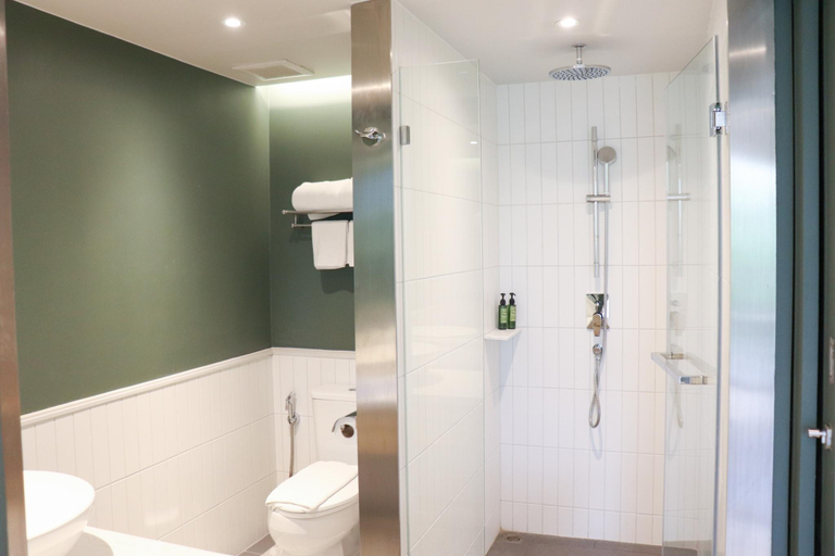 Bathroom 7