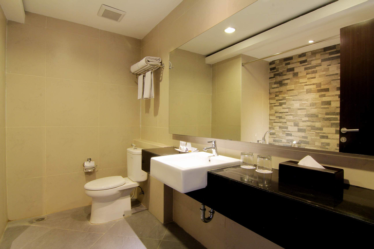 Bathroom 13