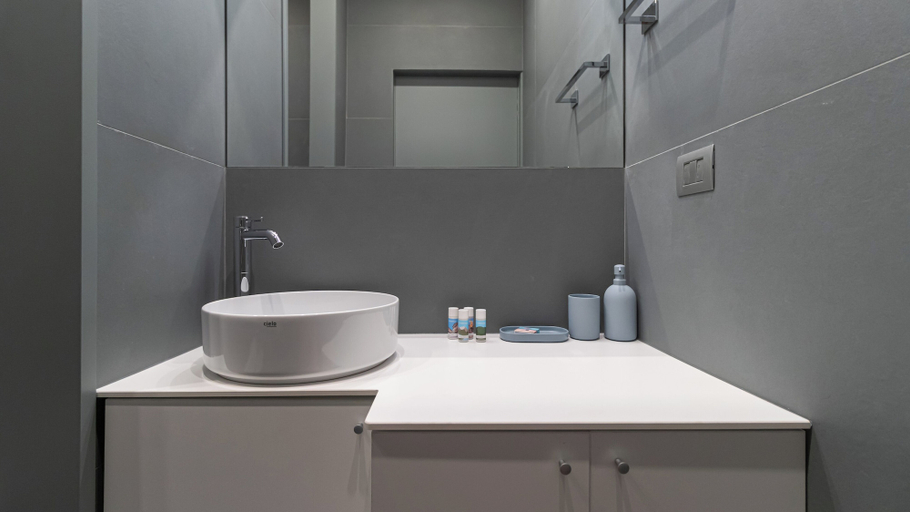 Bathroom 4, Italianway Comfort - Maderno 4, Milano
