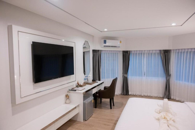 Bedroom 8