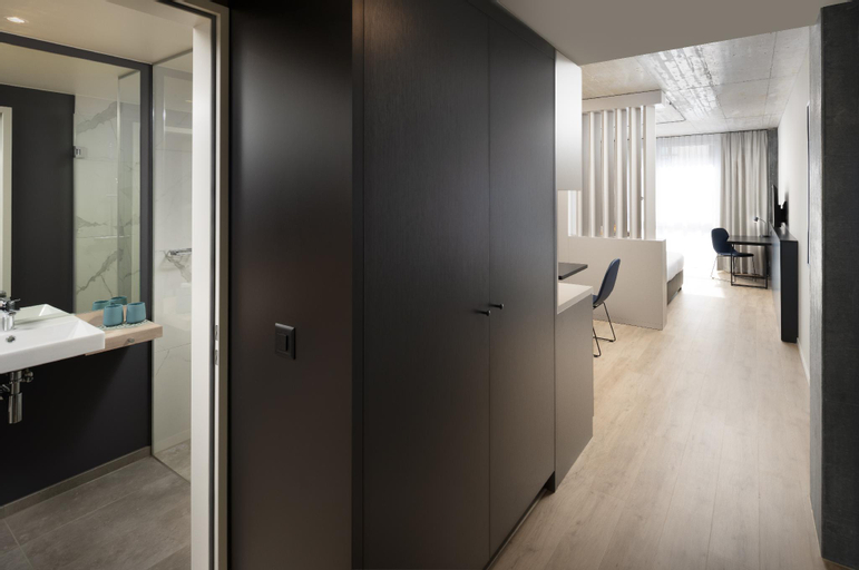 Bathroom 7