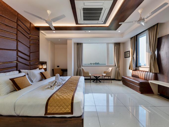 Bedroom 3, Golden Leaf Resort, Dhule