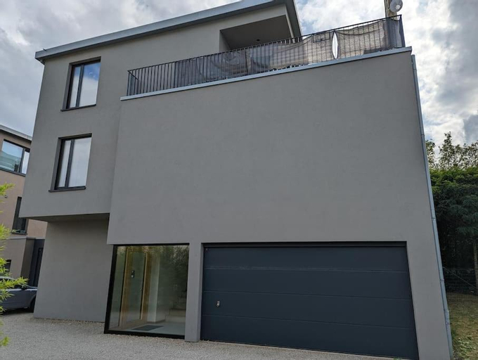 Stylish 2BR Apartment w/ Garage+Garden in Howald/Hesperange, Luxembourg