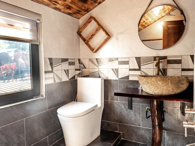 Bathroom 4
