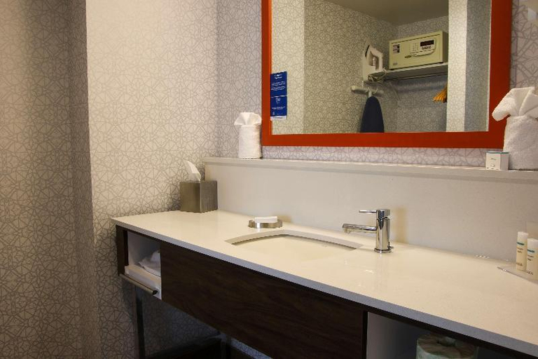 Bathroom 26
