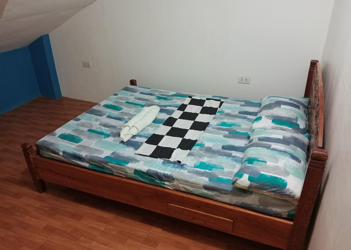 Bedroom 4, Footprints Hostel, Coron