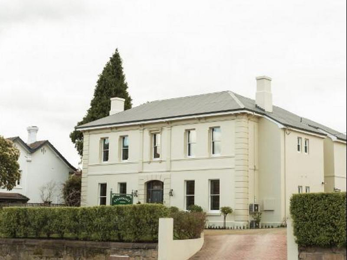 Exterior 1
