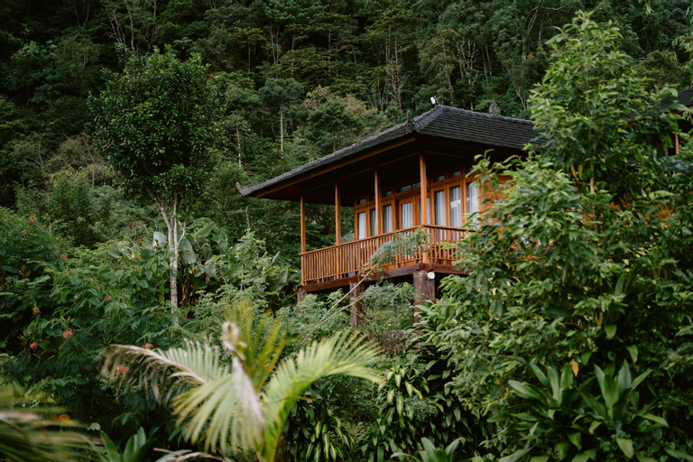 Exterior 5