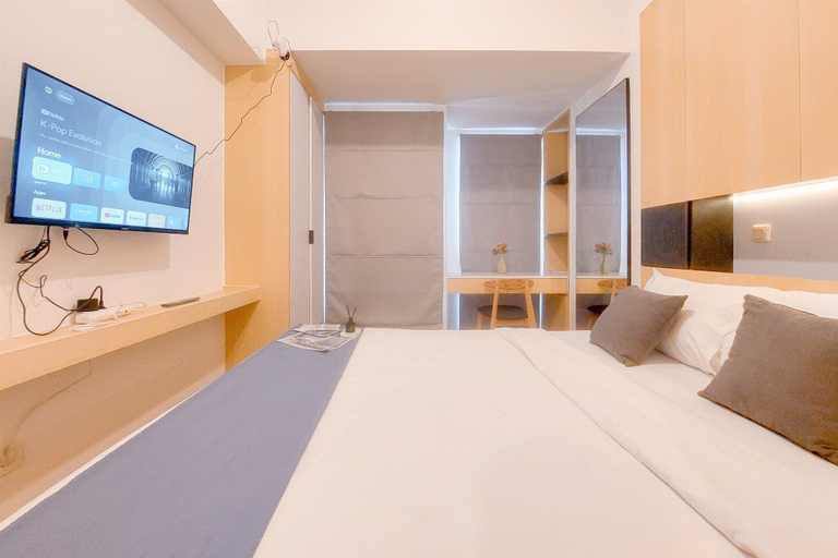 Bedroom 4, Best Price And Comfy Studio At Tokyo Riverside Pik 2 Apartment, Tangerang
