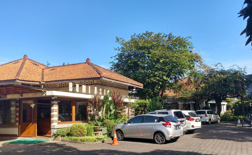 Exterior 5
