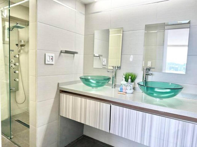 Others 4, Waikiki Ocean View Penthouse 2/2 bdr/bath, Honolulu