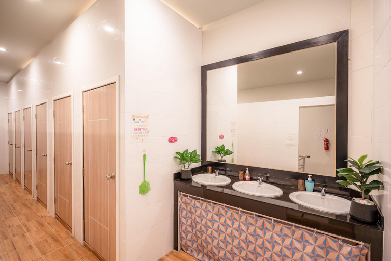 Bathroom 9