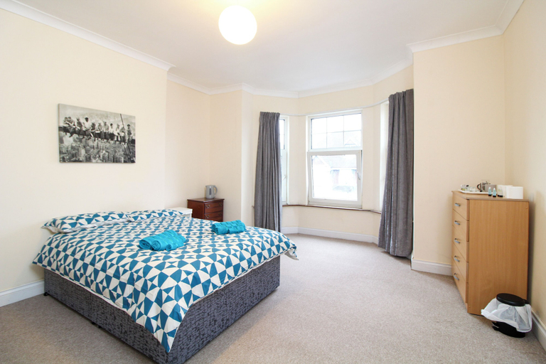 Bedroom 3, Darwin road guest house room 2, Southampton