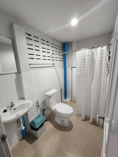 Bathroom 4, No.9 hostel kanchanaburi, Muang Kanchanaburi