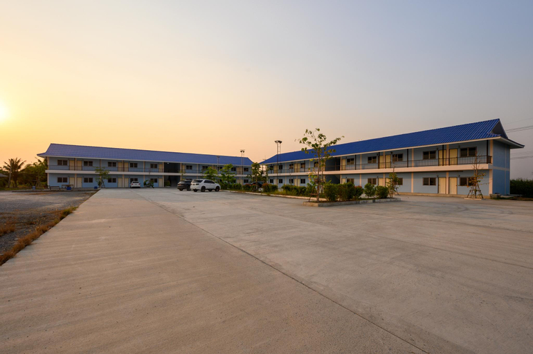 Exterior 14