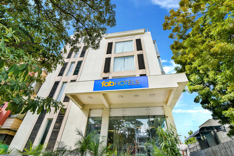 Exterior & Views, FabHotel Prime Sage, West