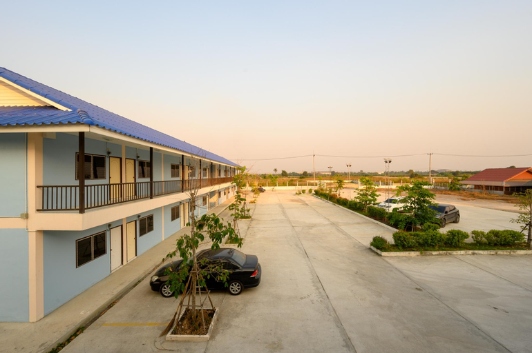 Exterior 17