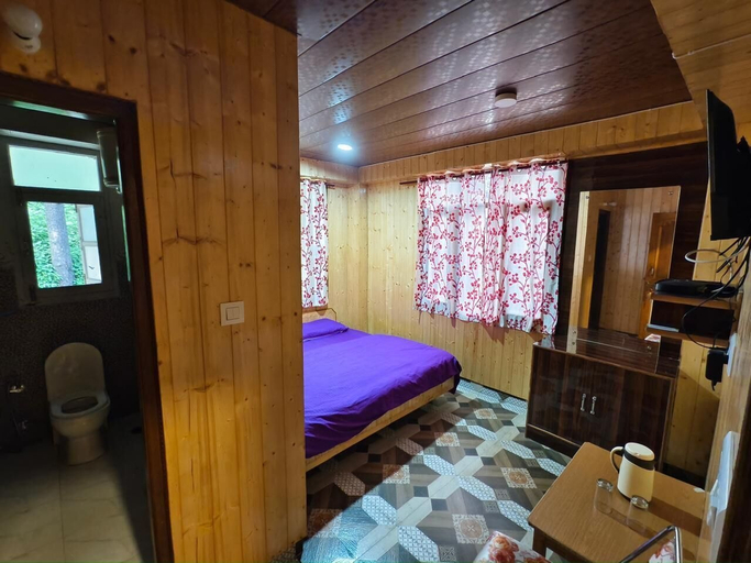Bedroom 2, Pineview, Shimla