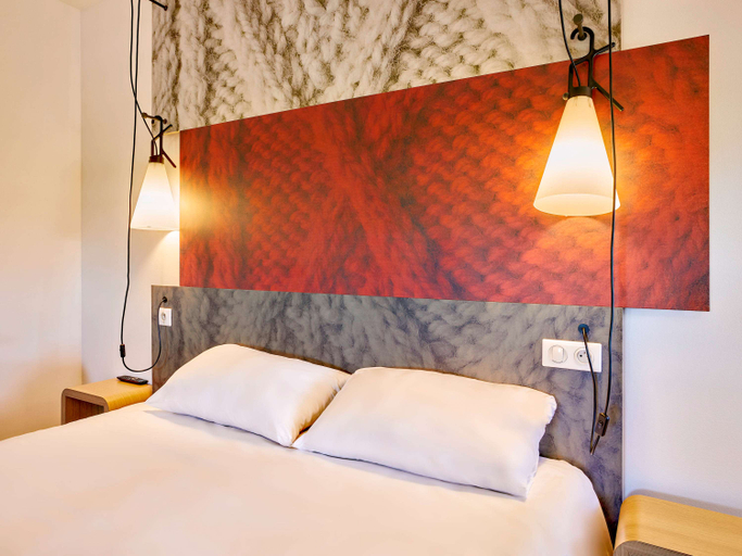 Bedroom 4, ibis La Roche sur Yon, Vendée