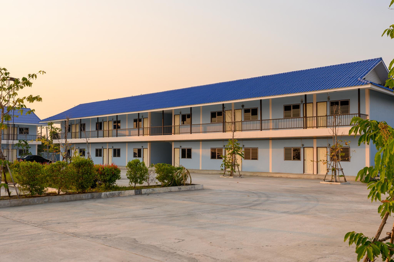 Exterior 7