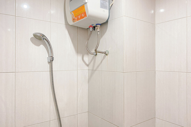 Bathroom 3, Cozy Studio At Monroe Apartment, Cikarang