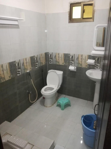 Bathroom, Pinehills Hotel Naran, Hazara
