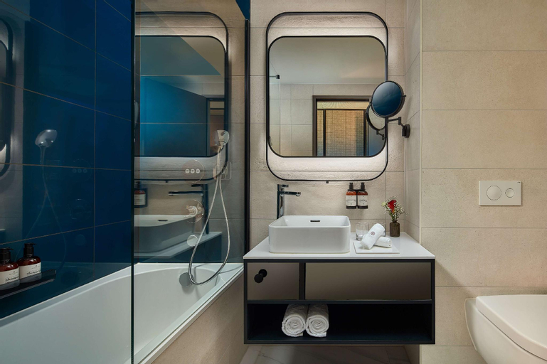 Bathroom 9