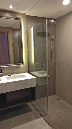 Bathroom 8