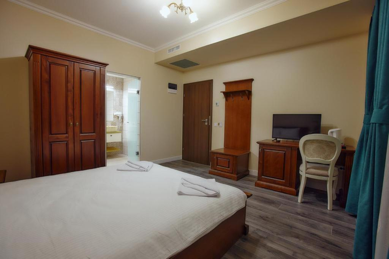 Bedroom 2, Hotel Imperium, Botiz