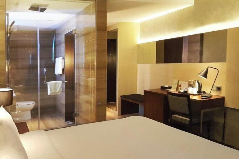 Bathroom 12