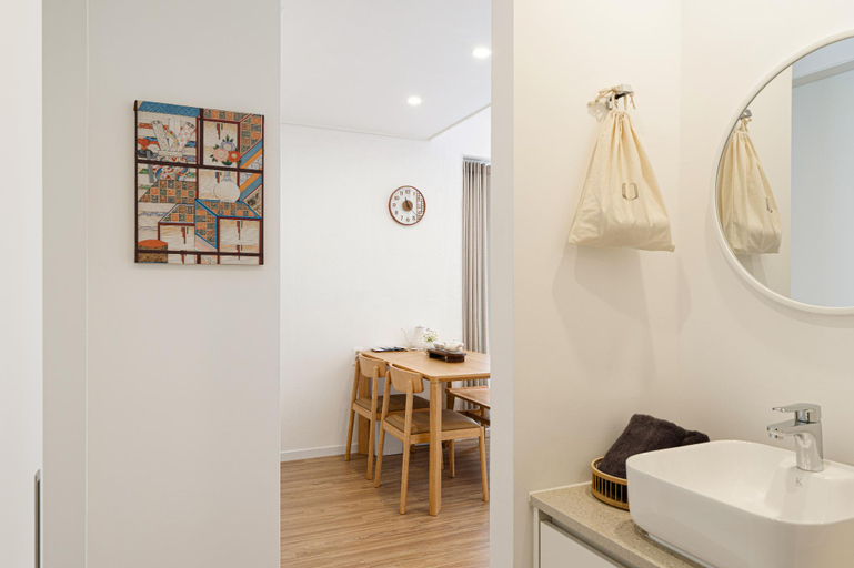 Bathroom 15